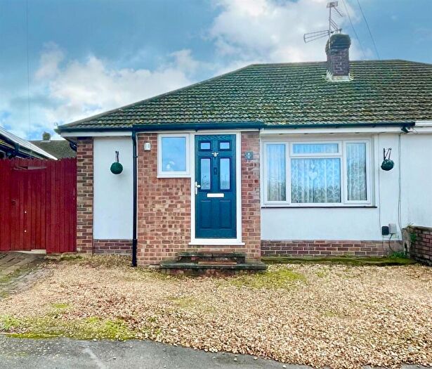 2 Bedroom Semi Detached House For Sale In Crest Way, Southampton, SO19