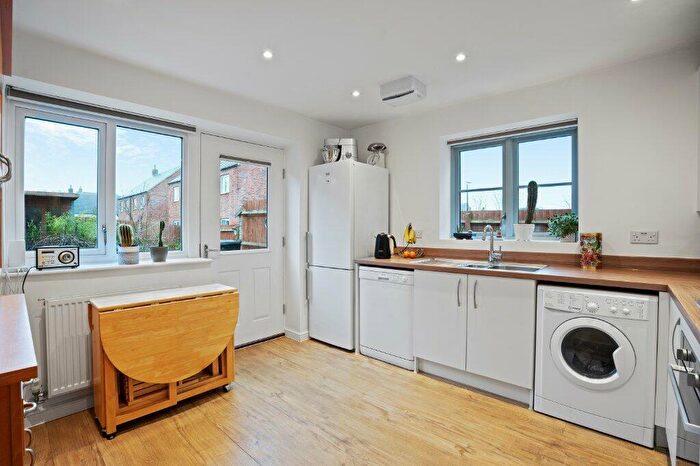 2 Bedroom Detached House For Sale In Foxglove Close, Moreton-in-Marsh, Gloucestershire, GL56