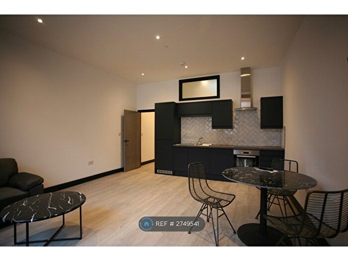 1 Bedroom Flat To Rent In Stanford House, Stourbridge, DY8