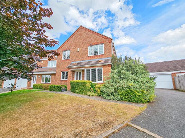 4 Bedroom Detached House For Sale In Foxfield Place, Long Lawford, CV23