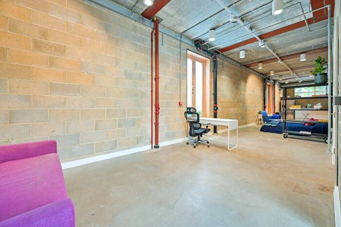 1 Bedroom Flat To Rent In Browning Street, Elephant And Castle, SE17