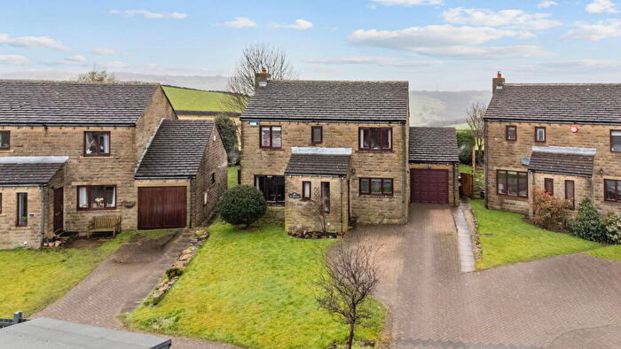 4 Bedroom Detached House For Sale In Fall Spring Green, Stainland, HX4