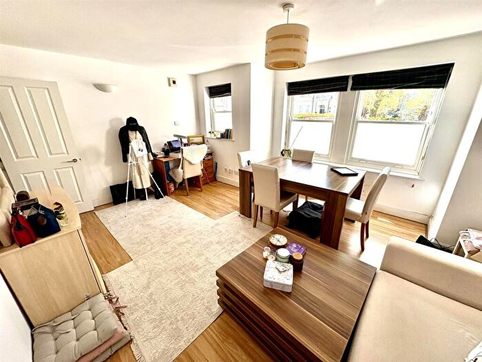 2 Bedroom Flat For Sale In Victoria Road North, Southsea, PO5