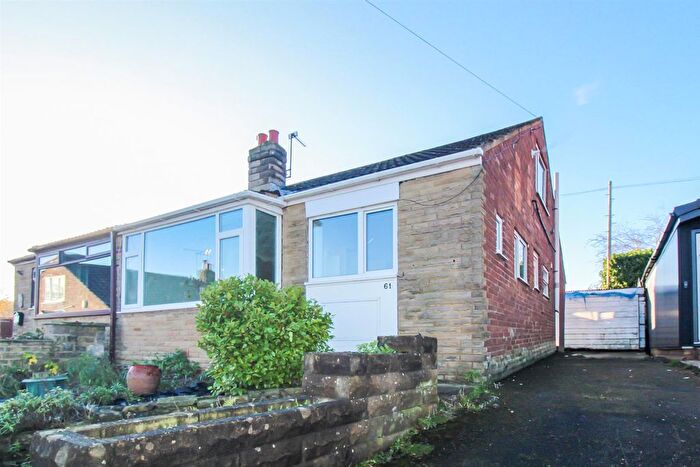 3 Bedroom Semi Detached Bungalow For Sale In Lindale Garth, Kirkhamgate, Wakefield, WF2
