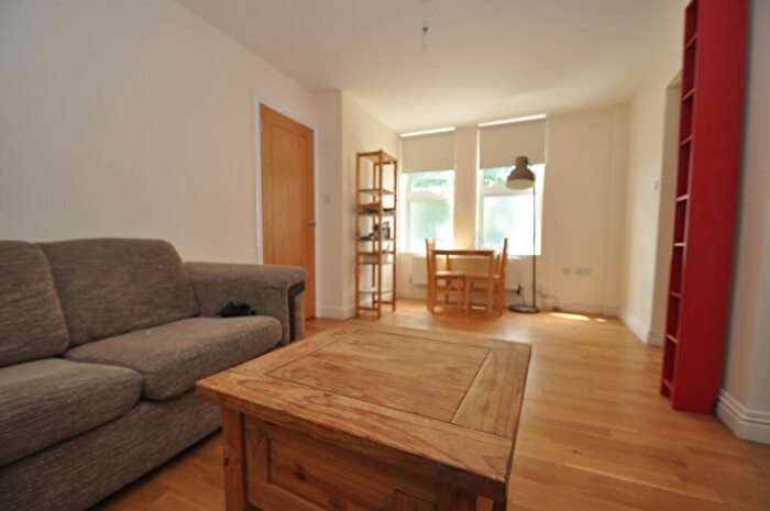3 Bedroom Flat To Rent In Stapleton Hall Road, Finsbury Park, N4