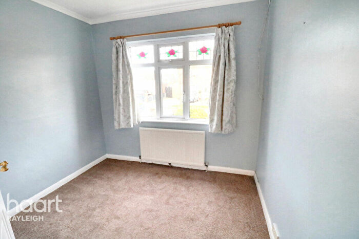2 Bedroom Semi-Detached Bungalow For Sale In Grove Hill, Leigh-On-Sea, SS9