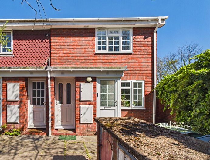 1 Bedroom Maisonette For Sale In Delaporte Close, Epsom, Surrey., KT17