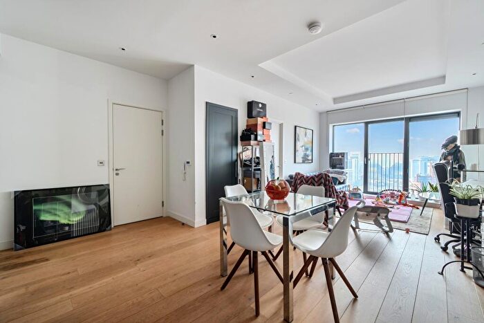 1 Bedroom Flat For Sale In Botanic Square London, E14