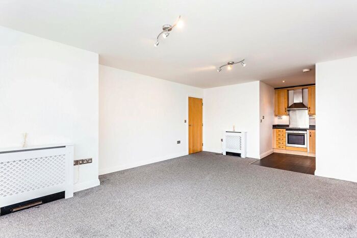 2 Bedroom Apartment To Rent In Princess Court, RH16
