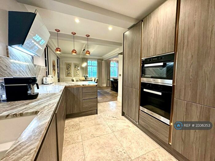 4 Bedroom Flat To Rent In Chiltern Court, London, NW1