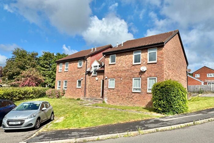 Studio For Sale In Lancaster Close, Bursledon, SO31