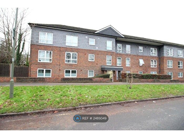 2 Bedroom Flat To Rent In The Avenue, Worcester Park, KT4