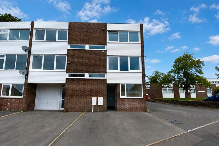 2 Bedroom Flat To Rent In Barrowfield Lane, Kenilworth, CV8