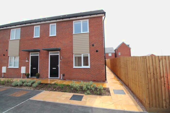 3 Bedroom House To Rent In Skylark Drive, Burton On Trent, DE14