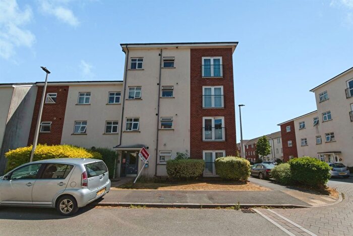 2 Bedroom Flat For Sale In Thursby Walk, Exeter, EX4