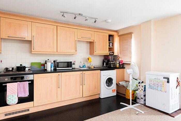 1 Bedroom Flat To Rent In Cumnor Hill, Oxford, OX2