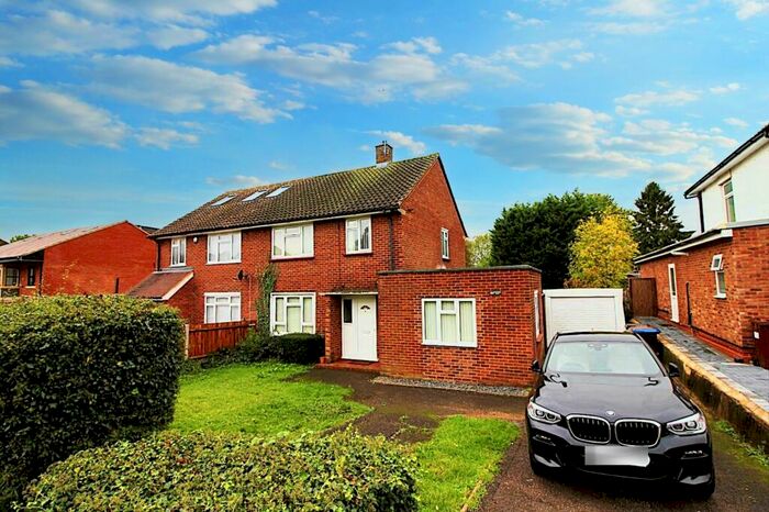 3 Bedroom Semi-Detached House To Rent In Bluebridge Road, Brookmans Park, AL9