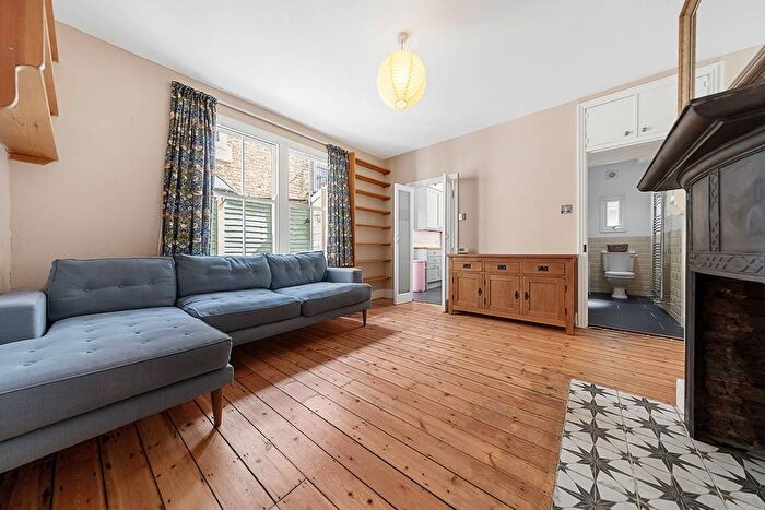 2 Bedroom Flat To Rent In Colwith Road, Fulham, London, W6