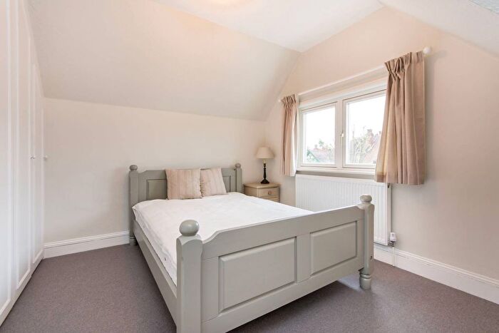 2 Bedroom Flat To Rent In Teignmouth Road, Mapesbury Estate, London, NW2