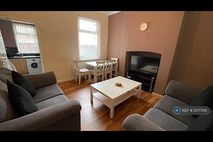 3 Bedroom End Of Terrace House To Rent In Saxby Street, Salford, M6