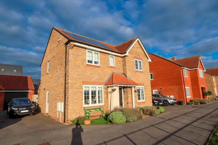 4 Bedroom Detached House For Sale In Skylark Grove, Yatton, BS49