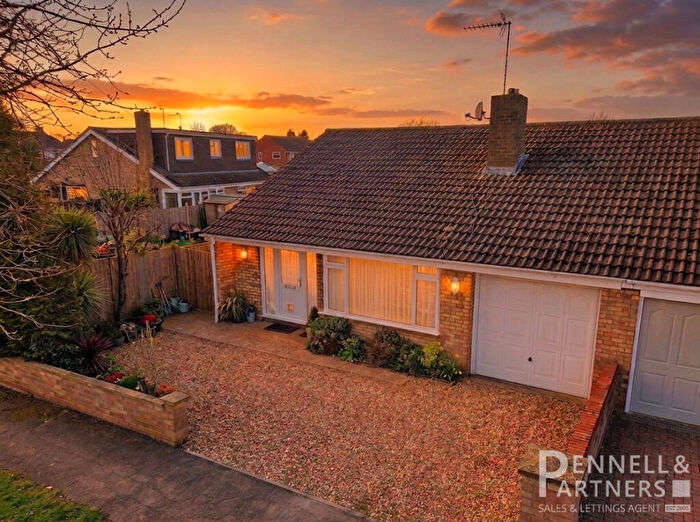 3 Bedroom Chalet For Sale In Topham Crescent, Thorney, Peterborough, PE6