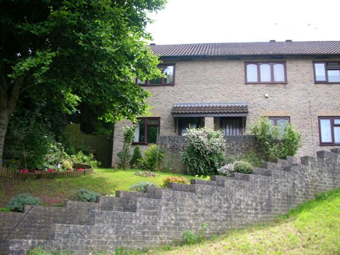 2 Bedroom House To Rent In Whatcombe Road, Frome, Somerset, BA11