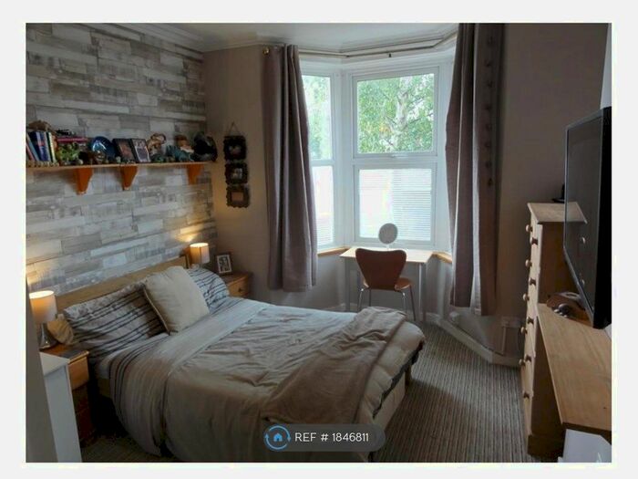 1 Bedroom Flat To Rent In Bradley Road, Trowbridge, BA14