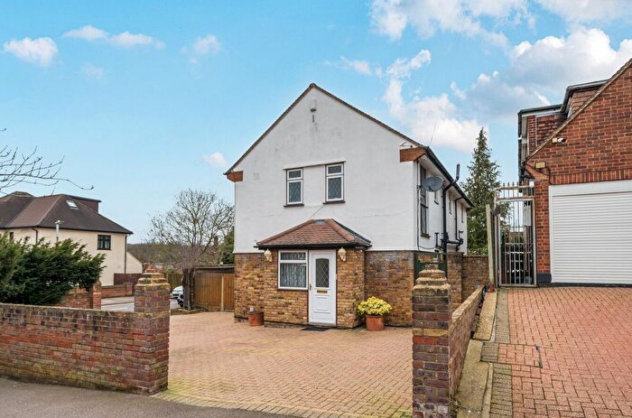 4 Bedroom Detached House For Sale In Langley Way, Cassiobury, Watford, WD17