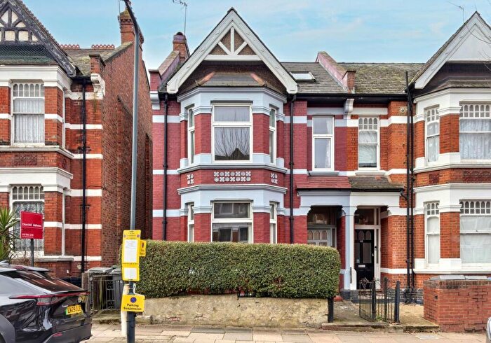 6 Bedroom Semi Detached House For Sale In Harlesden Gardens, Harlesden, London, NW10