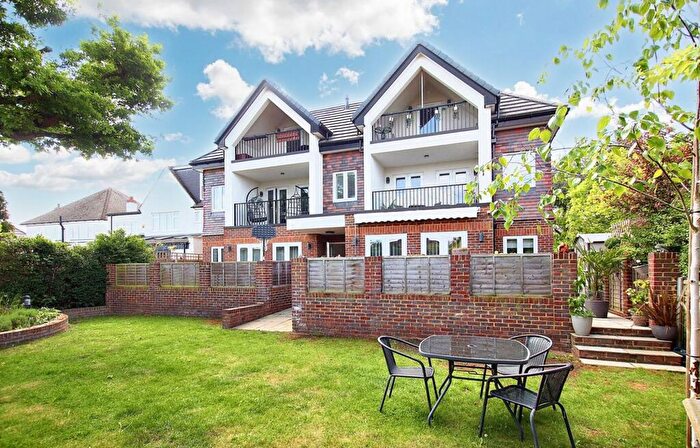 2 Bedroom Flat For Sale In Princewood Court, Woodmere Avenue, Shirley, CR0