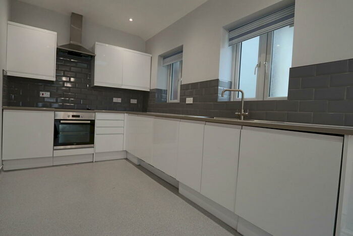 1 Bedroom Apartment To Rent In Banstead Road, Purley, CR8