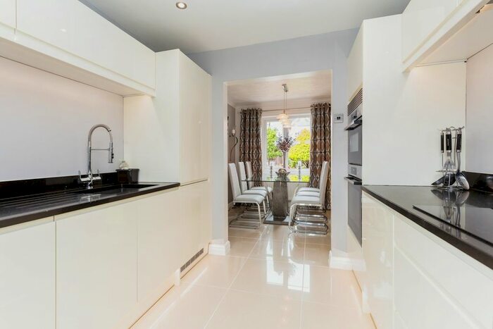 3 Bedroom Detached House For Sale In Austin Close, Leyland, Lancashire, PR25