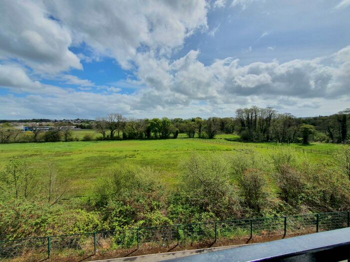 2 Bedroom Flat To Rent In Meadow View, Tyla Garw, Pontyclun, CF72