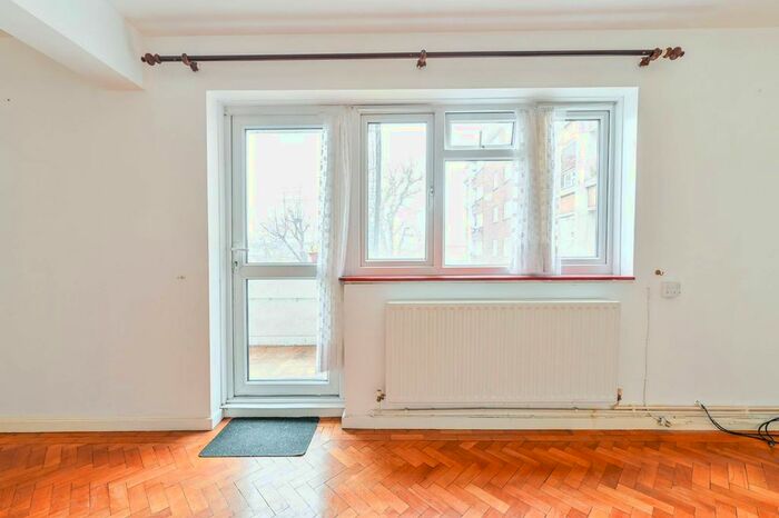 2 Bedroom Flat To Rent In Studley Road, Stockwell, London, SW4