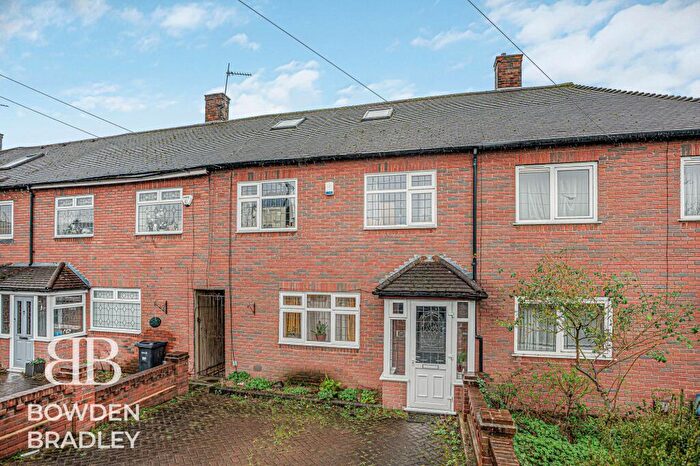 3 Bedroom Terraced House For Sale In Huntsman Road, Hainault, IG6