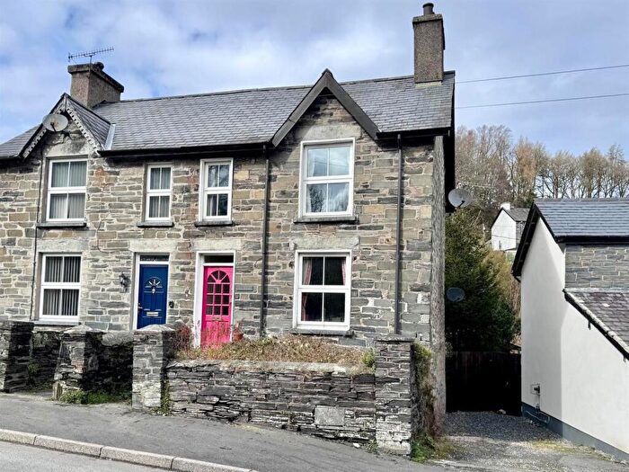3 Bedroom House For Sale In Castle Terrace, Dolwyddelan, LL25