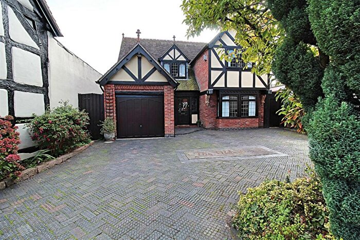 4 Bedroom Detached House For Sale In New Street, Castle Bromwich, Birmingham, B36