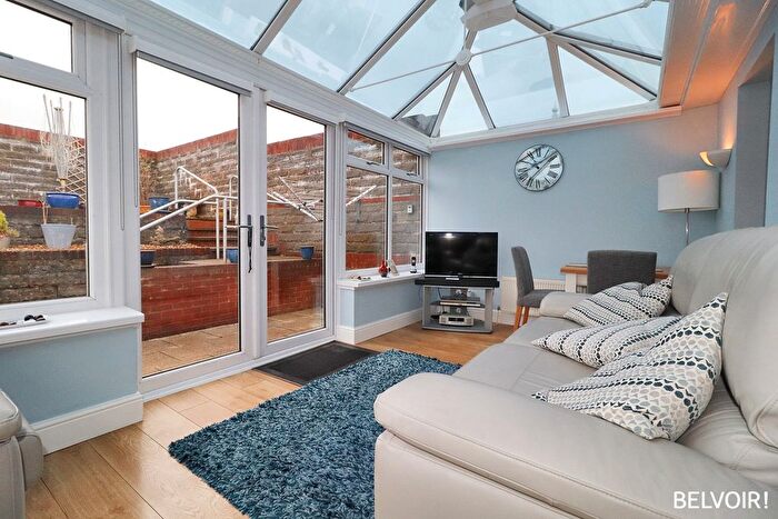 2 Bedroom Bungalow For Sale In Nant-Y-Hwyad, Glenfields, Caerphilly, CF83