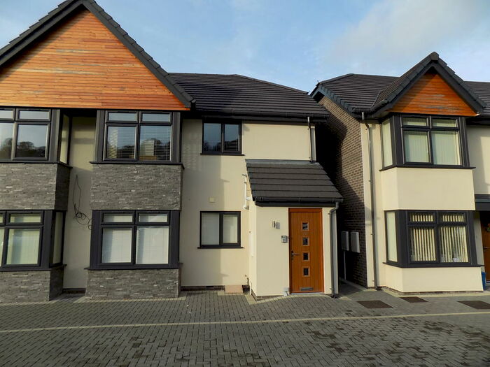 2 Bedroom Apartment To Rent In Penmaenmawr Road, Llanfairfechan, Conwy, LL33