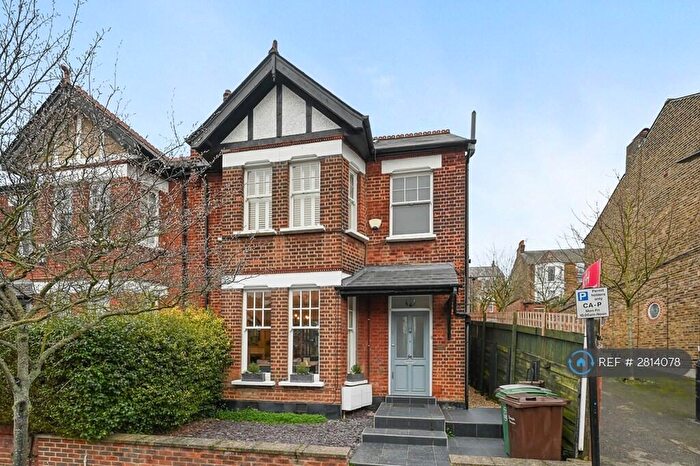 3 Bedroom Flat To Rent In Sarre Road, London, NW2