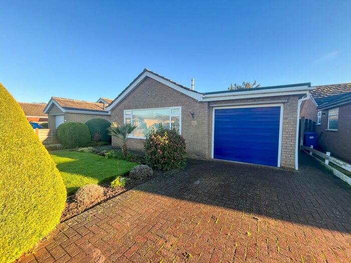 3 Bedroom Bungalow To Rent In Mellows Close, Reepham, Lincoln, LN3