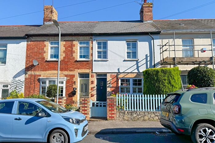 3 Bedroom Terraced House For Sale In Grove Terrace, Penarth, Penarth, CF64