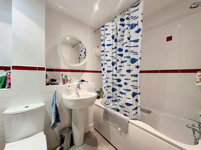 2 Bedroom Flat To Rent In Elmhurst Court, Camberley, GU15