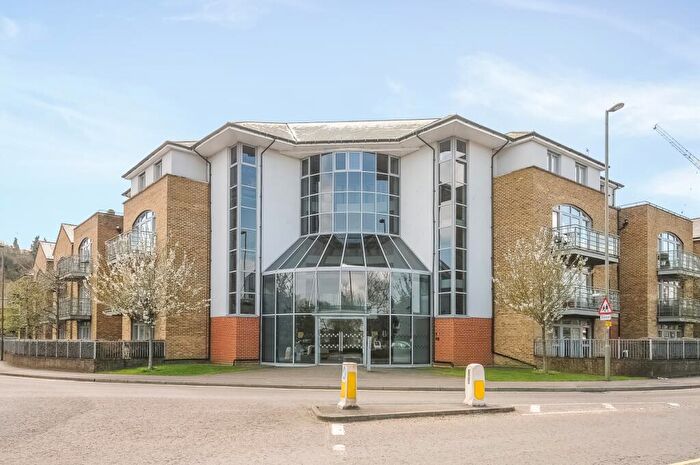 2 Bedroom Apartment To Rent In Woolsack Way Godalming, GU7