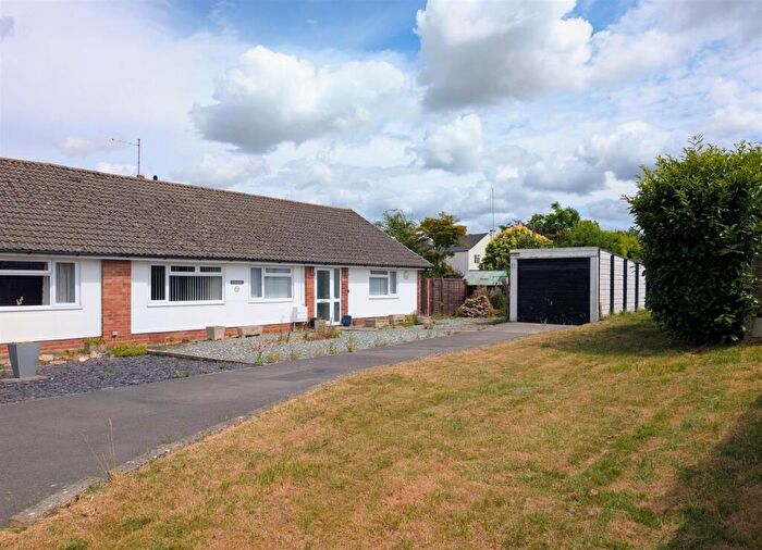 3 Bedroom Semi-Detached Bungalow For Sale In Gainsborough Drive, Tuffley, Gloucester, GL4