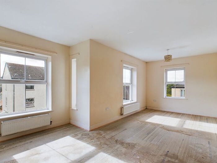 2 Bedroom Flat For Sale In Goodern Drive, Truro, TR1