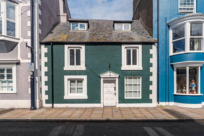 4 Bedroom Character Property For Sale In Castle Street, Beaumaris, LL58