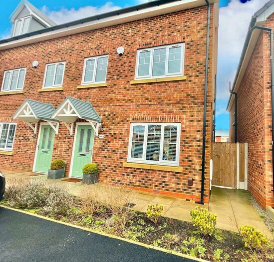 4 Bedroom Semi-Detached House To Rent In Perseverance Close, Westhoughton, BL5