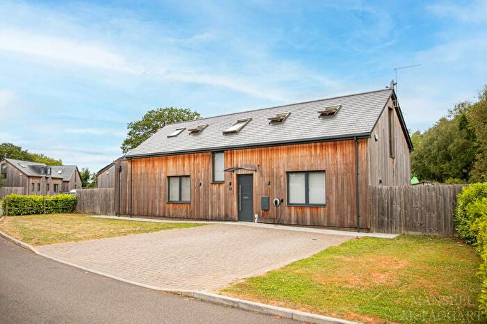 4 Bedroom Detached House To Rent In Maplewood Drive, Lingfield, RH7